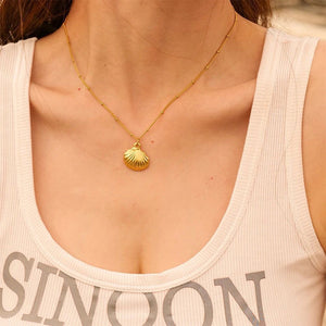 Bali Addiction - Gold Shell Necklace Small